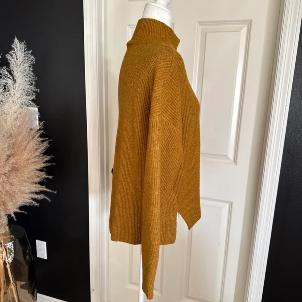 Abercrombie & Fitch Knit Mock Neck Neutral Camel Wool Blend Sweater 
Size Medium - Picture 5 of 12